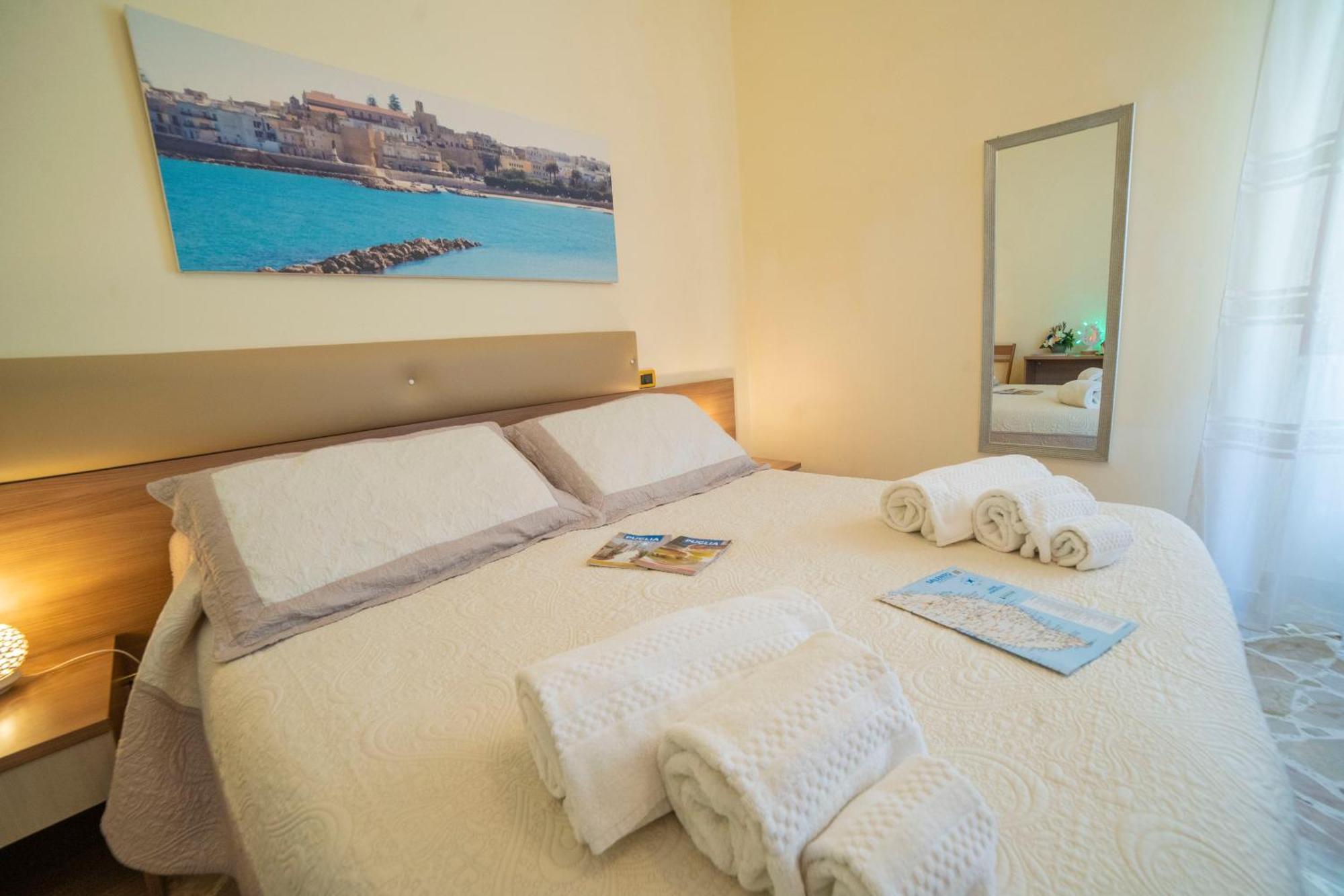 B&B A Due Passi Otranto Luaran gambar